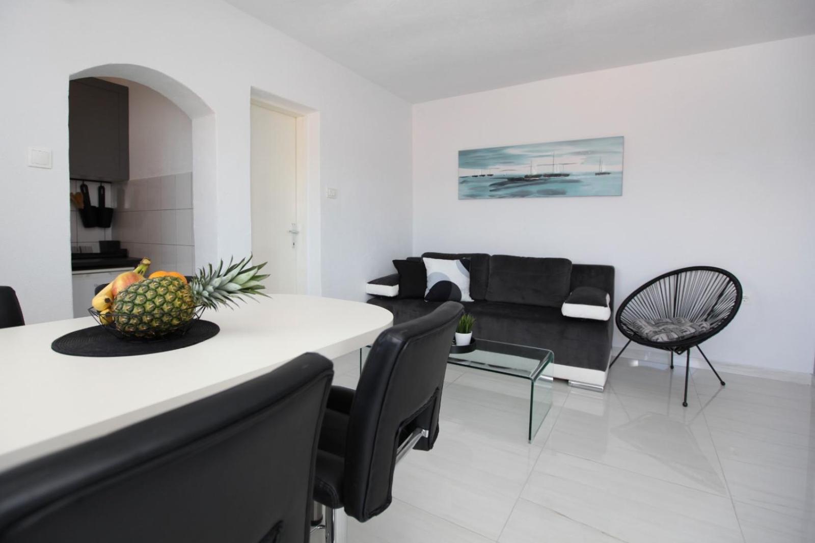 Apartment With Terrace And Sea View - Lucic Трогир Экстерьер фото